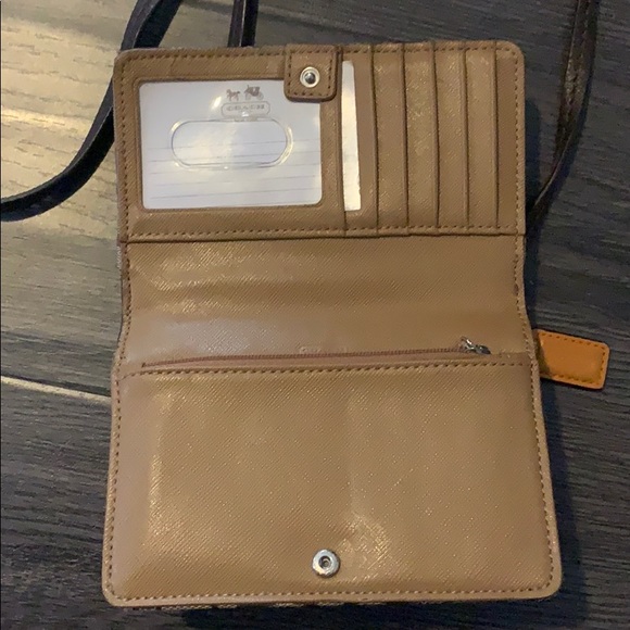 Coach Crossbody - Picture 3 of 3